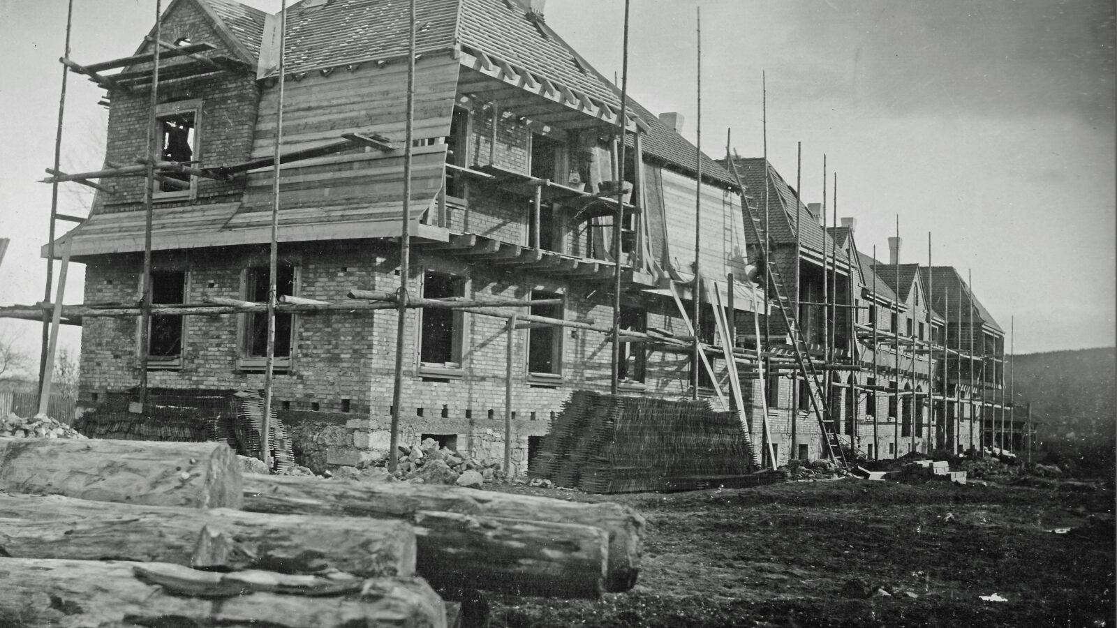 Siedlung Hofmatten der EBG Nidau im Bau (1911)